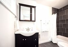 Others 4 Park Place- Cozy Modern Space Fully Updated Fast Wifi Good Coffee and Easy Parking