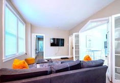 Others 6 The Loft At Gilpin Placeking Bedtrolley Square! 1 Bedroom Apts by RedAwning