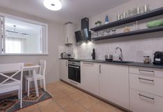 อื่นๆ 7 3 Bedroom, 3 Bathroom Beachside Apartment