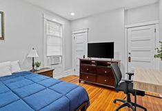 Others 2 Beautiful Green-Door Brownstone