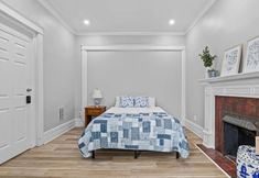 Others 4 Beautiful Green-Door Brownstone