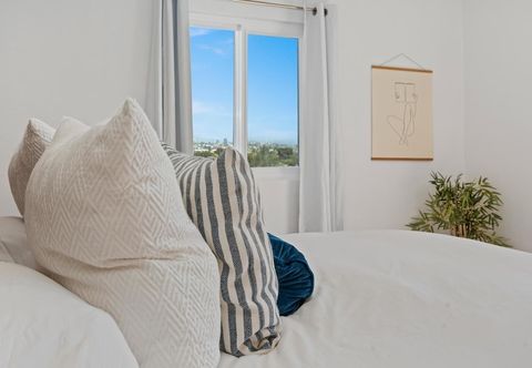 Others San Diego Coastal Home With Downtown Views! 5 Bedroom Home by RedAwning