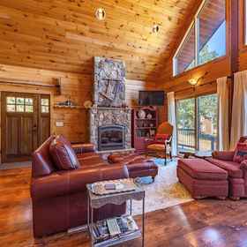 Primary image1RedAwning 直達心靈三臥室小屋,克利基塔特县飯店