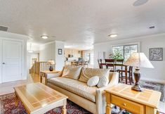 기타 3 8 Mi to Jacksonville: Oregon Getaway w/ Deck!