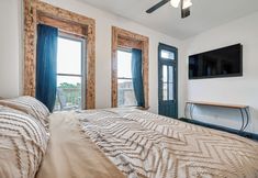 Others 2 Apartment w/ Deck in Albany, Walk to Downtown!