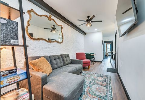 Others Apartment w/ Deck in Albany, Walk to Downtown!