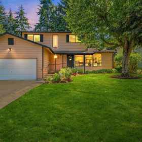 Primary image1自然逃逸:家庭住宅附遊戲室和辦公室 4 臥房住宅 by RedAwning,华盛顿大学塔科马分校飯店