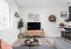 Others 5 Sleek Studio Unit Near Broad Ripple by Cozysuites