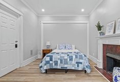 Others 3 Beautiful Green-door Brownstone