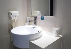 Others 5 Urban Convenient Hotel (Guangdong University of Petrochemical Technology Branch)