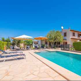 Room 1 Els Xiprers in Porreres, Hotel Estellencs