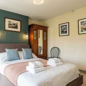 Room1Gorgeous Rural 4BD Farm With Hot Tub,萨默塞特飯店