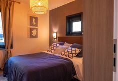 Others 2 Spacious Mansion With Pools