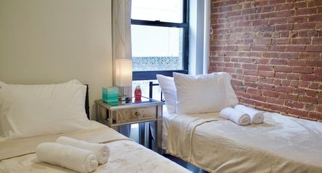 Khác 2 One Block Away From Times Square