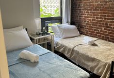 Khác 5 One Block Away From Times Square