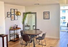 Others 5 Luxe 1Br + Den: Little Italy Gem