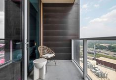 Others 6 Modern Rainey St Oasis with Pool & Views