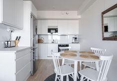 Khác 7 Fabulous 1BR Apt with Sauna & Views