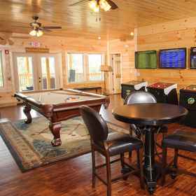 Room1Breathtaking 14br Cabin Elevator Views Games Hot Tubs Galore,Pigeon Forge別墅