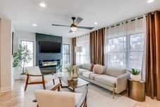 อื่นๆ Hidden Gem in the City