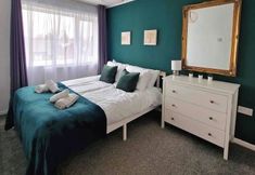 Others 3 Charming 3 Bedroom House in Sheffield
