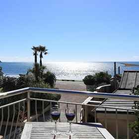 Primary image 1 ビーチフロント オン ワイヘケ, キャンベルズ ベイアパート