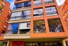 기타 514- Estudio luminoso con balcón