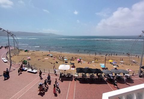 Others House and Beach 2 Jump Into the Sand