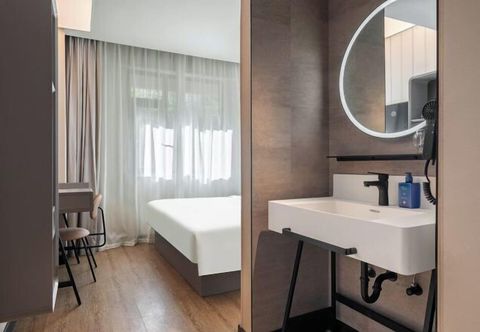 Khác HanTing Hotel (Xiamen Wenzao Vientiane City)