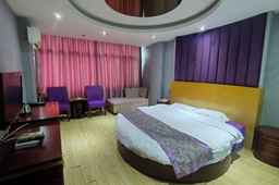 Hongjin Hotel, USD 12.95