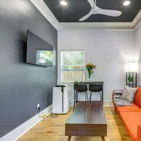 Primary image 1 East Point Gem: 8 Mi to Dtwn Atlanta!, โรงแรม & ที่พัก Five Points