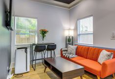 Others 4 East Point Gem: 8 Mi to Dtwn Atlanta!