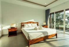 Others 6 2Beds Award Winning Nai Han Beach c126