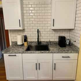 Room1Medford Home and 2 Condos With Pool and Hot tub,杰克逊县公寓