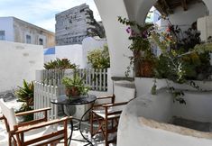 Others 2 Kastro Cozy Guesthouse