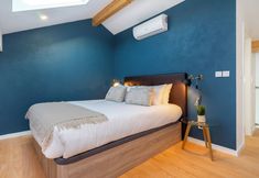 Others 4 C314 Riverside View Premium Apartment w/ AC & Terrace