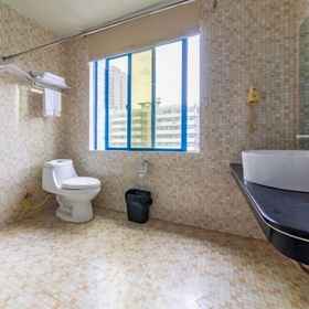 Room 1 茂名星期八商务酒店, 电白区 酒店