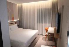 Others 7 Home Inn (Shanghai Stadium Wanping South Road)