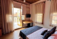 Others 4 Oldies Hotel