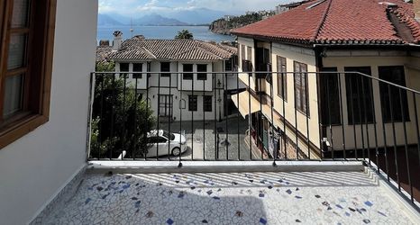 Others 2 Oldies Hotel