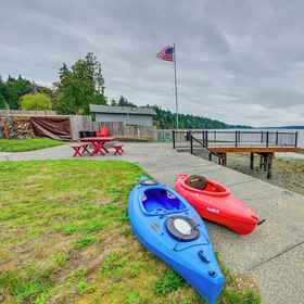 Interior 1 Waterfront Kingston Getaway: Beach Access On-site!, Washington Hotels