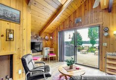 Others 7 Waterfront Kingston Getaway: Beach Access On-site!