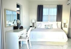 Others 2 Kick Back and Relax in This Calm, Stylish Space