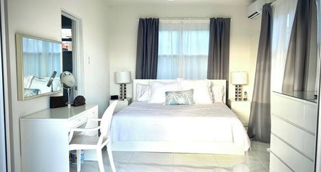 Others 2 Kick Back and Relax in This Calm, Stylish Space