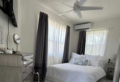 Others 5 Kick Back and Relax in This Calm, Stylish Space