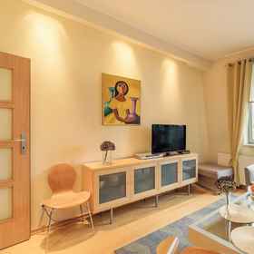 Room 1 Gracja Deluxe by Grand Apartments, Sklep Charytatywny LukLuk Hotels