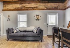 Others 4 Chic Apt in the Heart of Downtown Canandaigua