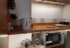 อื่นๆ 4 Langford Executive Apartments