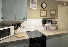 Others 5 Llanidloes - Sleeps 7 - Parking - Pet Friendly