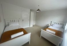 Lain-lain 4 Dartford, 4 Beds, Sleeps 8, Near Bluewater and M25